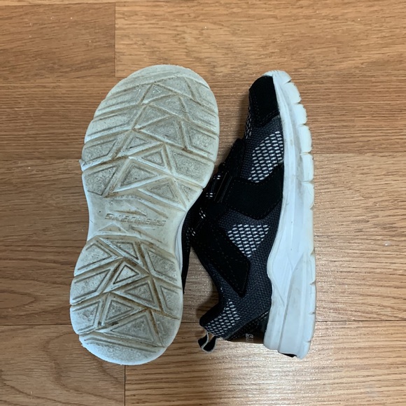 Sneaker for boys with lights at the bottom and in the S of the logo on the side - Picture 4 of 5